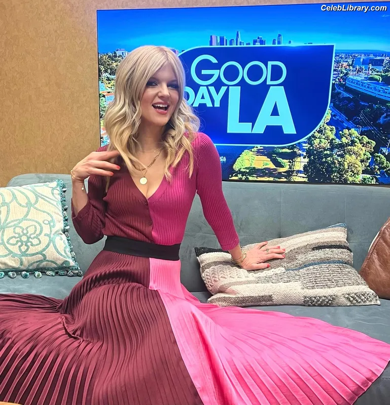 Arden Myrin photo 4 of 116