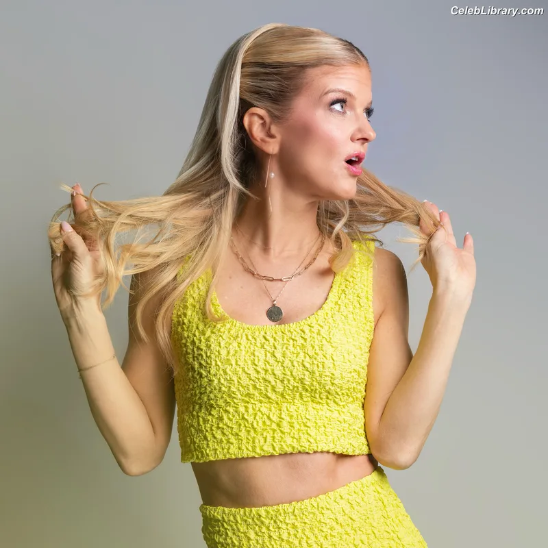 Arden Myrin photo 6 of 116