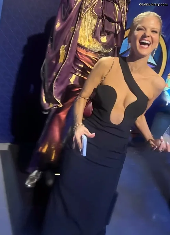 Arden Myrin photo 20 of 116