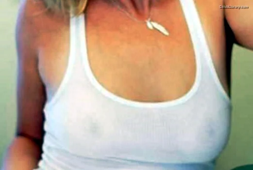 Ari Graynor photo 9 of 82
