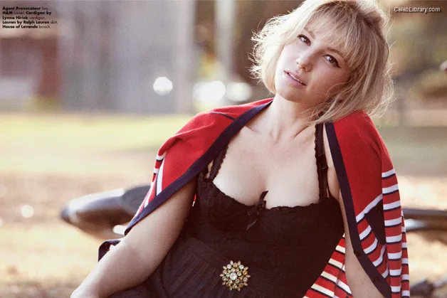 Ari Graynor photo 9 of 83