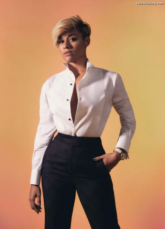 Ariana DeBose photo 1 of 9
