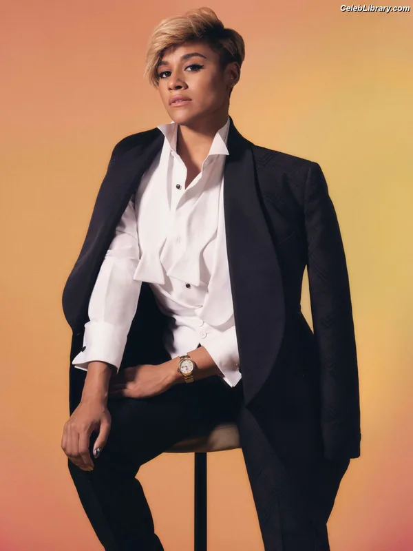 Ariana DeBose photo 7 of 9