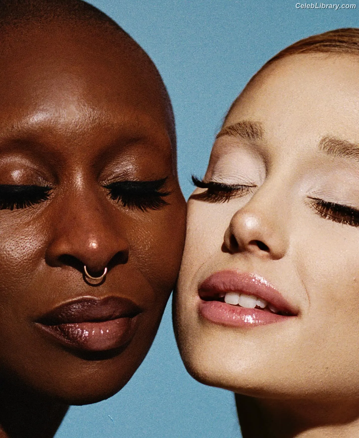 Ariana Grande photo 7 of 3117