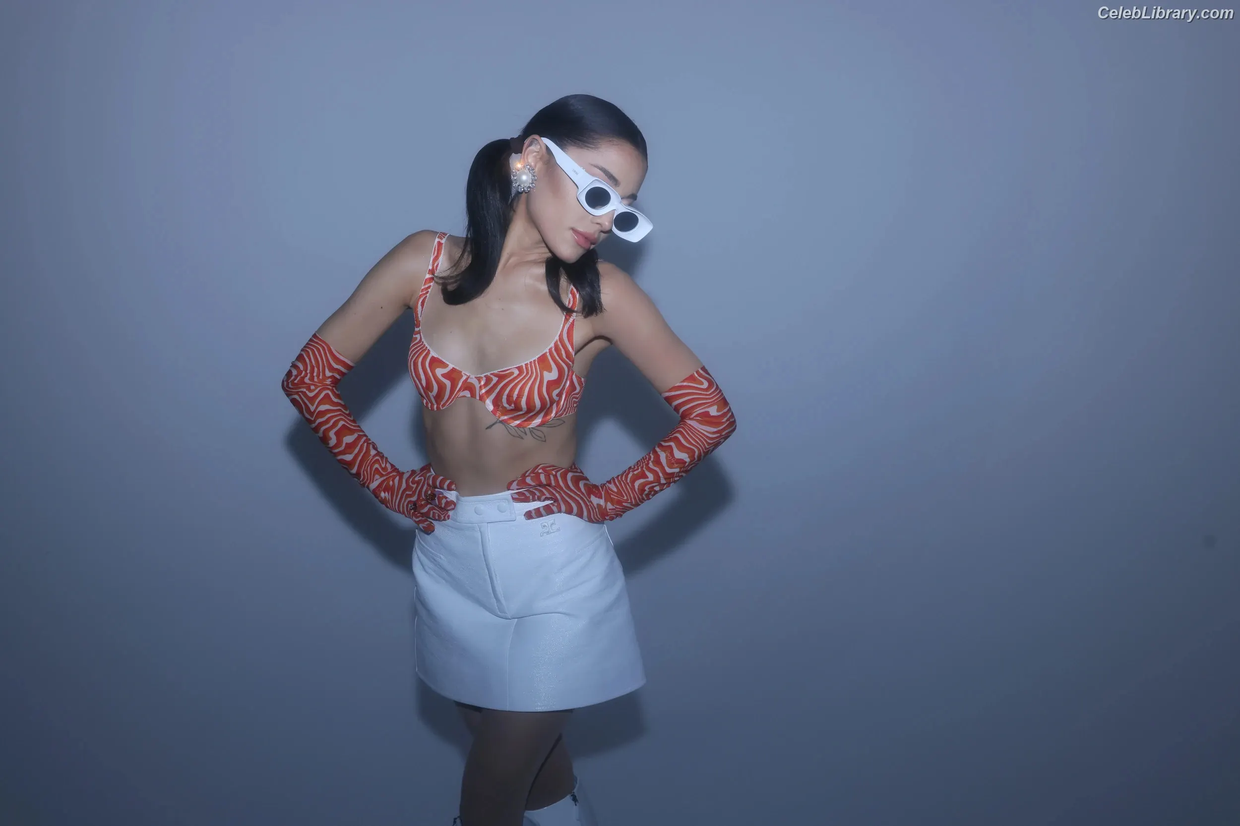 Ariana Grande photo 20 of 3117