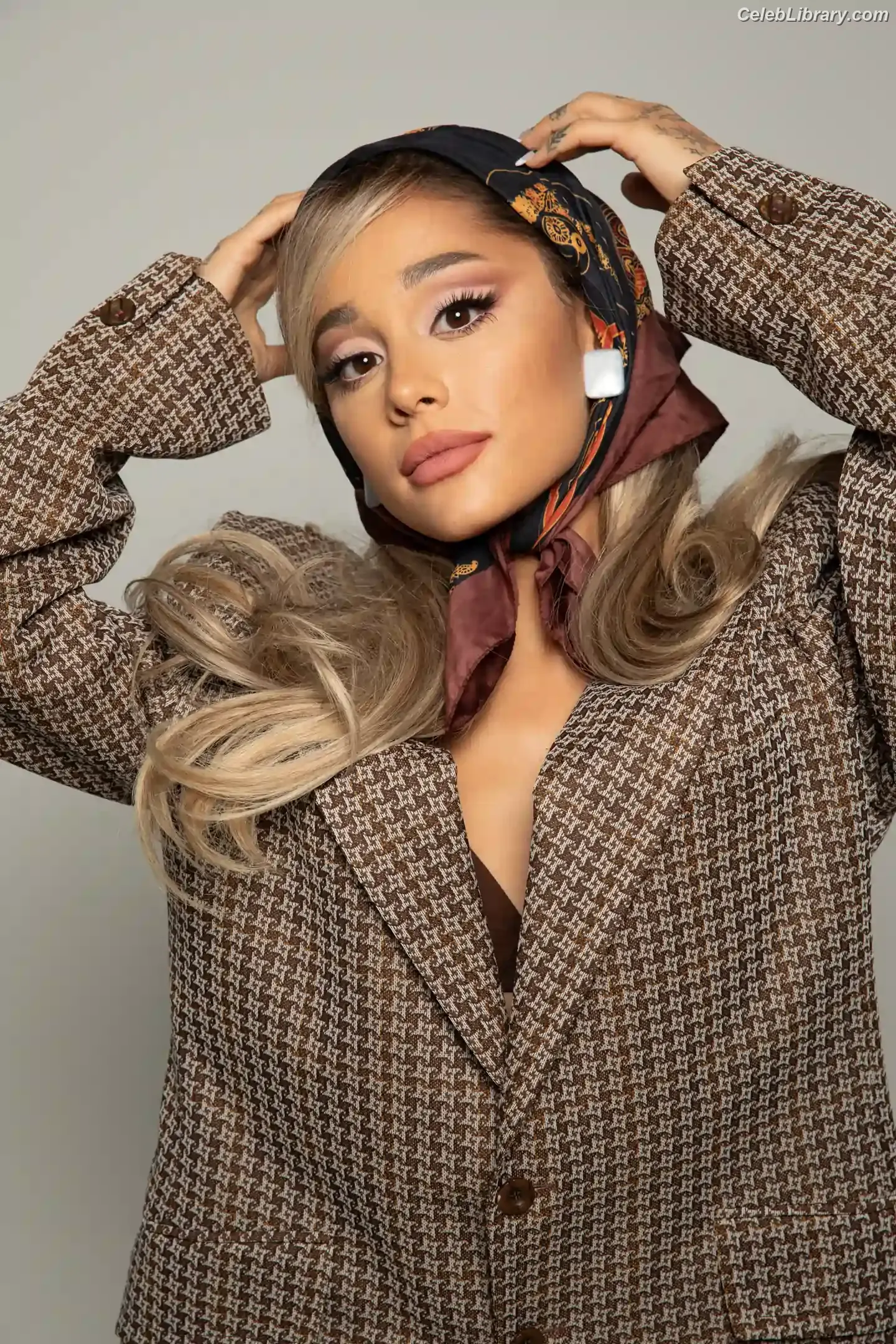 Ariana Grande photo 13 of 3117