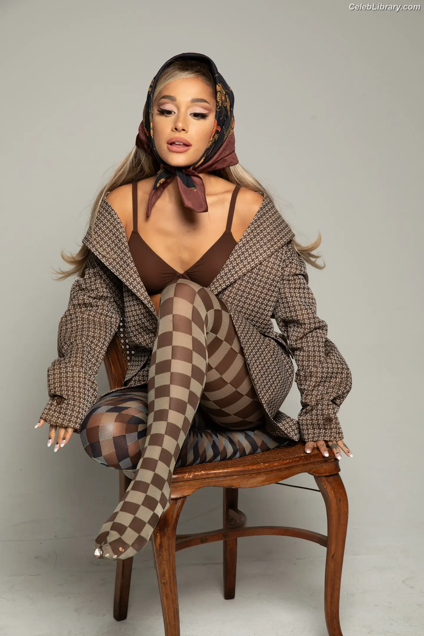 Ariana Grande photo 17 of 3117