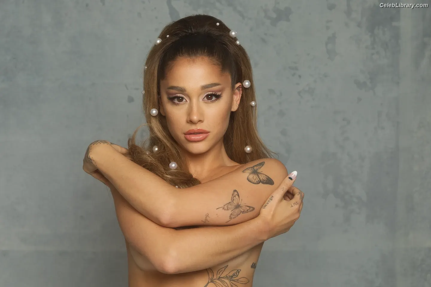 Ariana Grande photo 23 of 3117