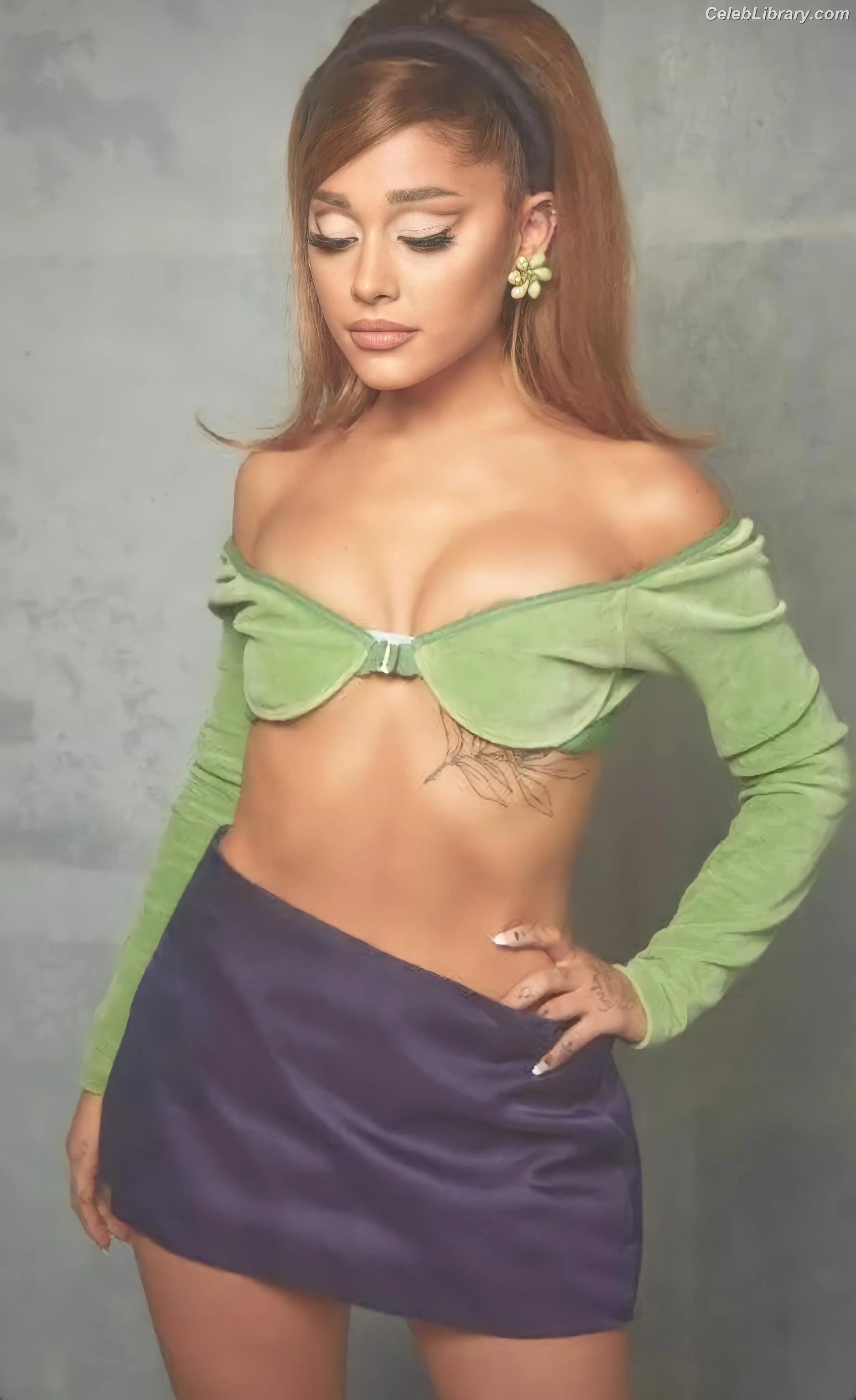 Ariana Grande photo 10 of 3117