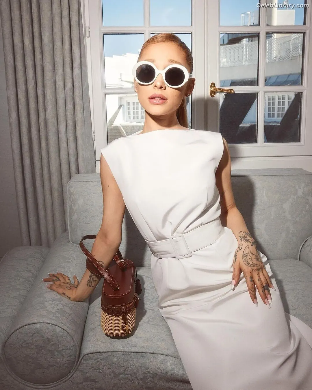 Ariana Grande photo 19 of 3117