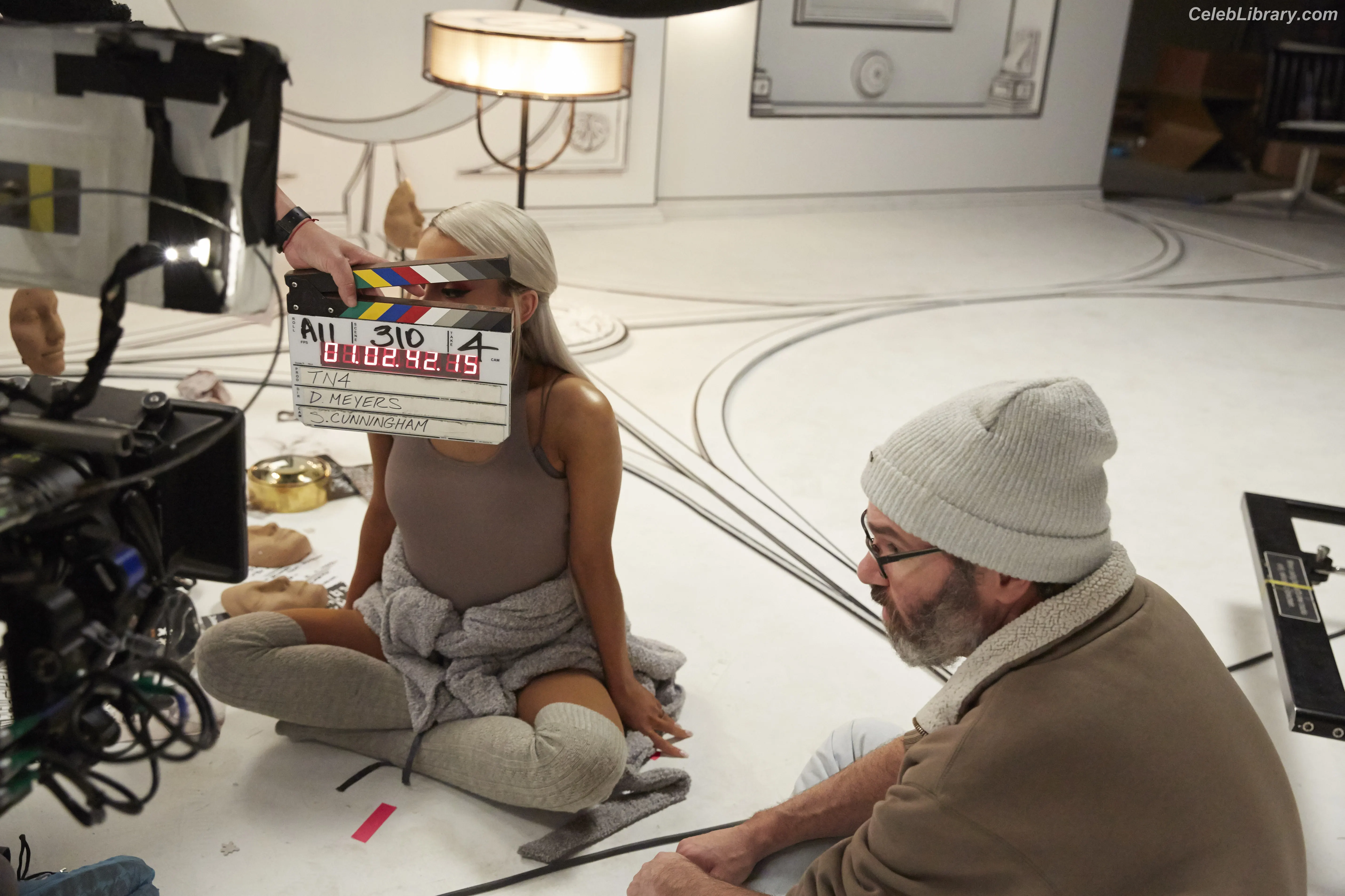 Ariana Grande photo 24 of 3117