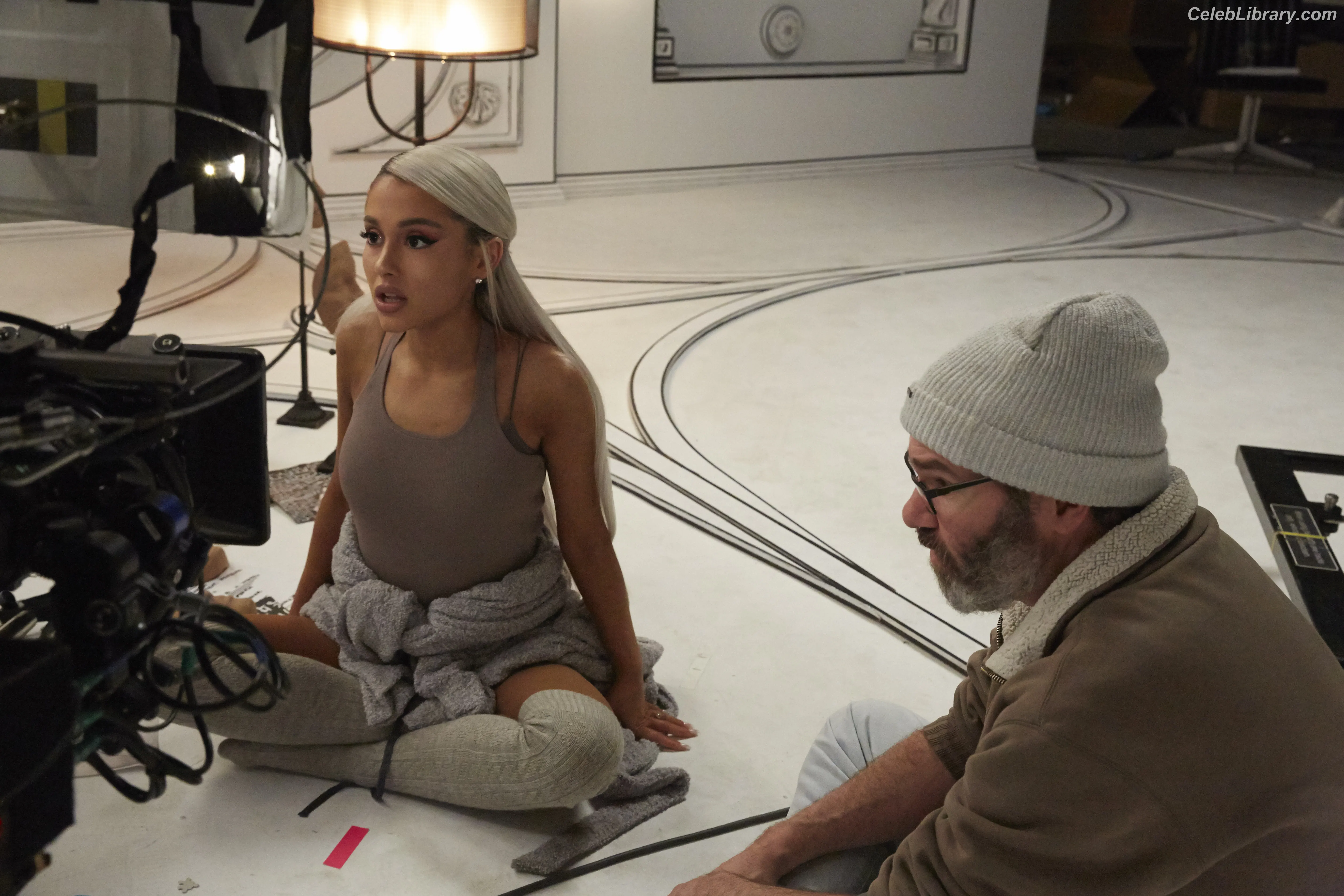 Ariana Grande photo 4 of 3117