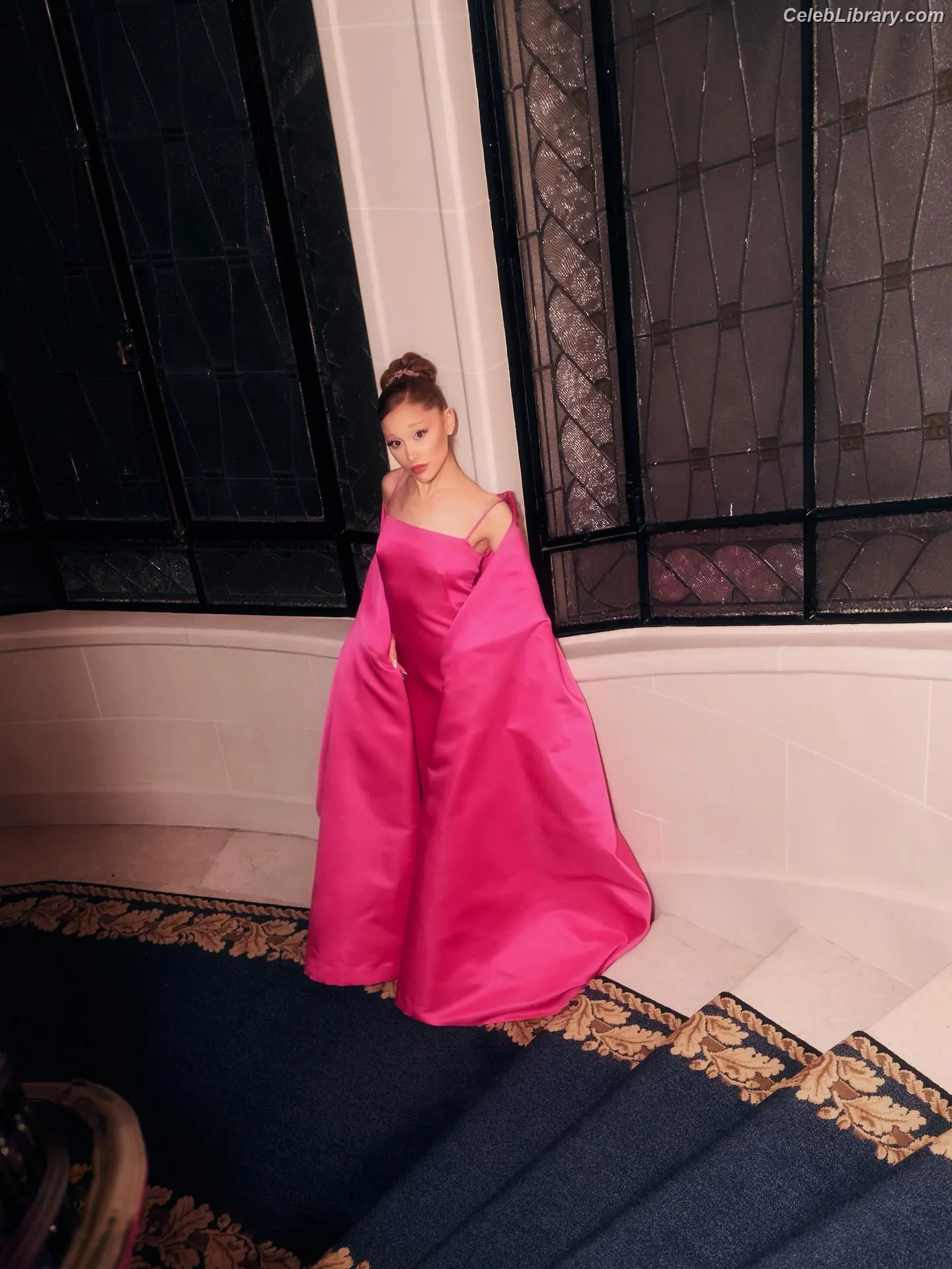Ariana Grande photo 21 of 3117