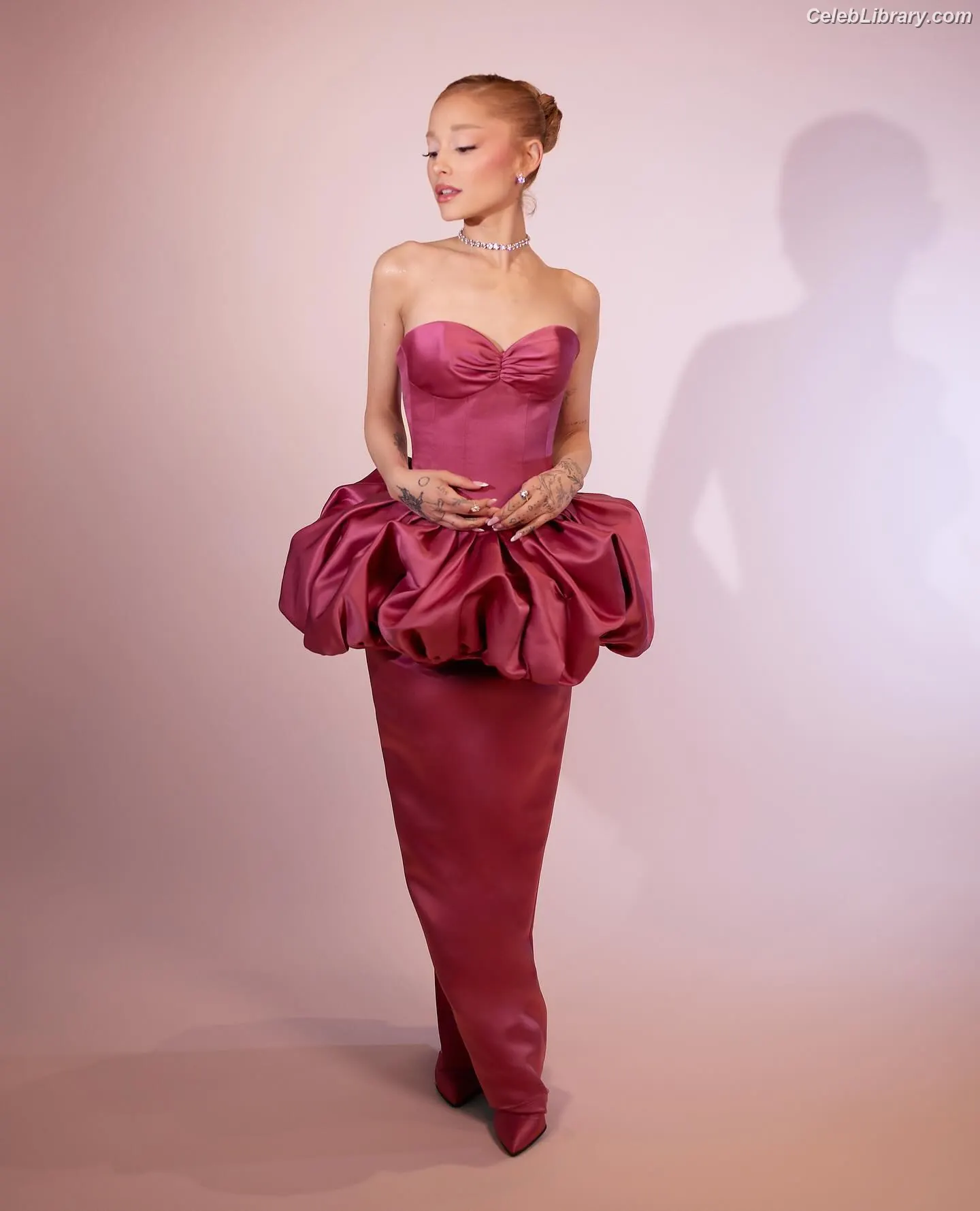 Ariana Grande photo 3 of 3117