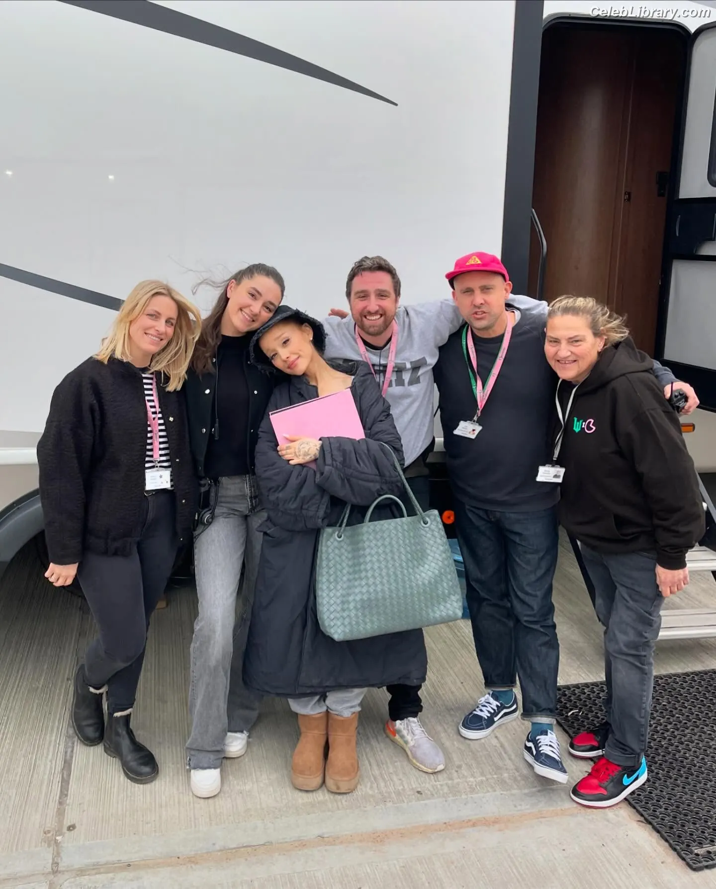 Ariana Grande photo 18 of 3117