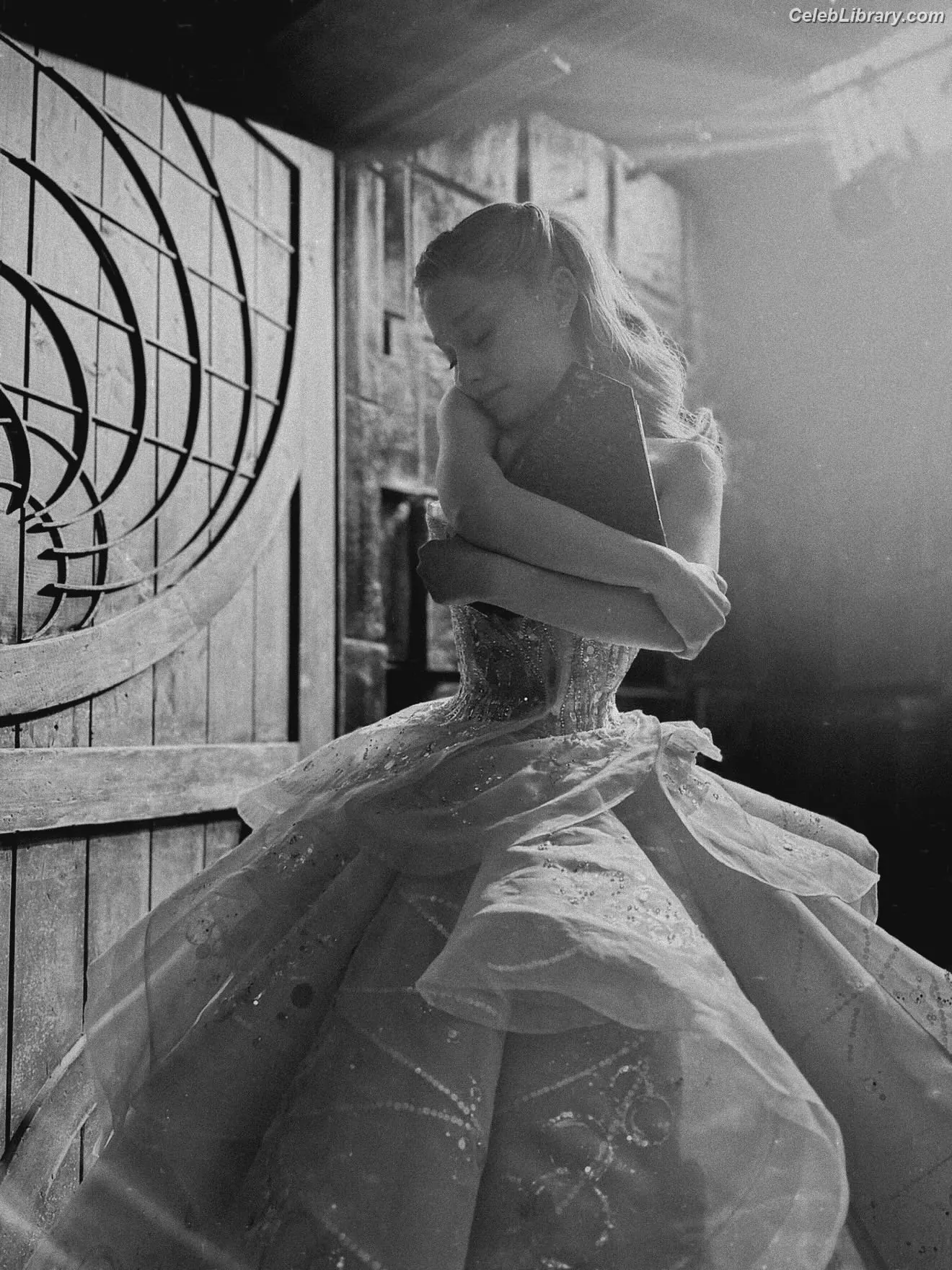 Ariana Grande photo 13 of 3117
