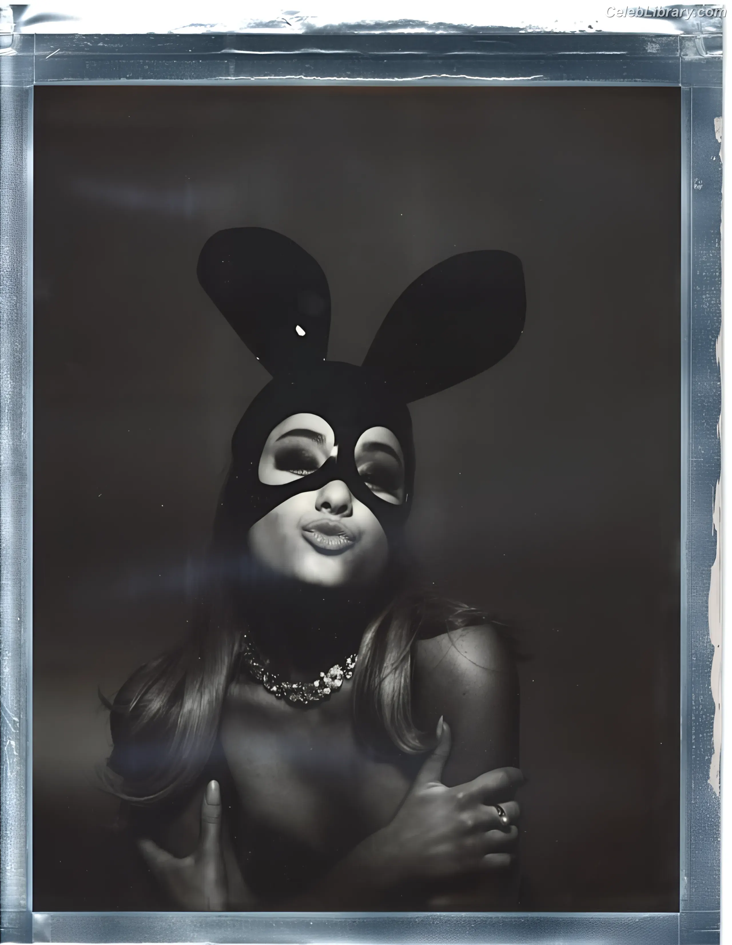 Ariana Grande photo 22 of 3117