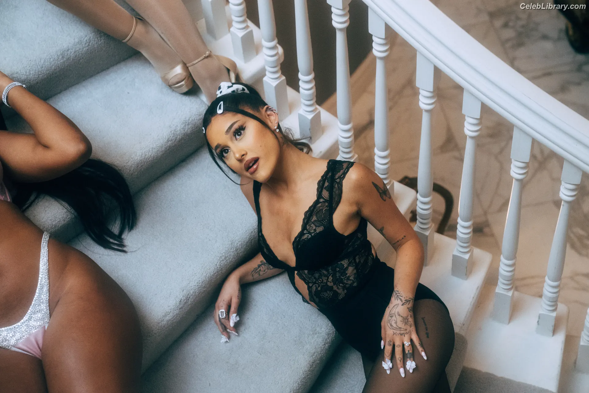 Ariana Grande photo 7 of 3117