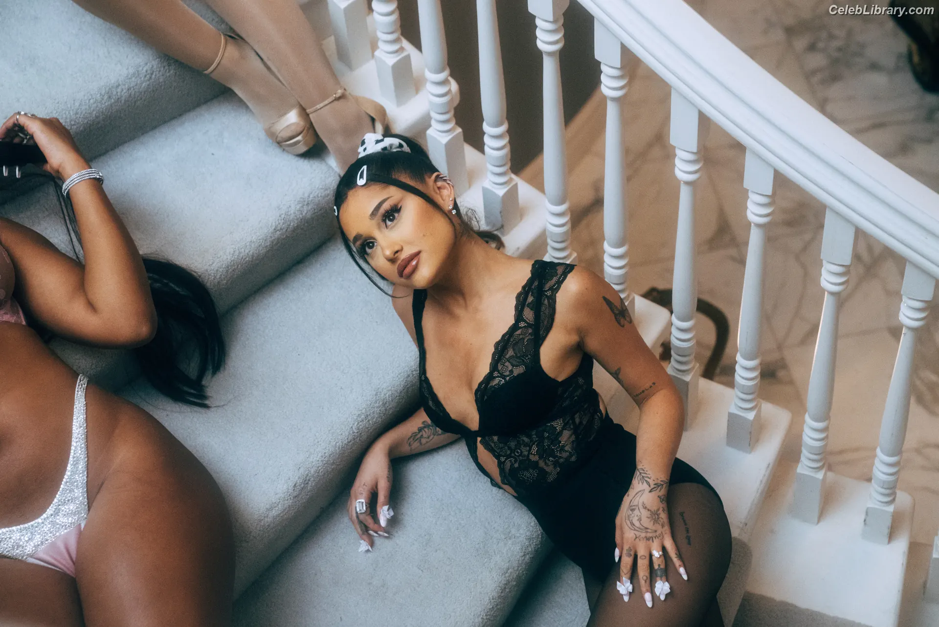 Ariana Grande photo 9 of 3117