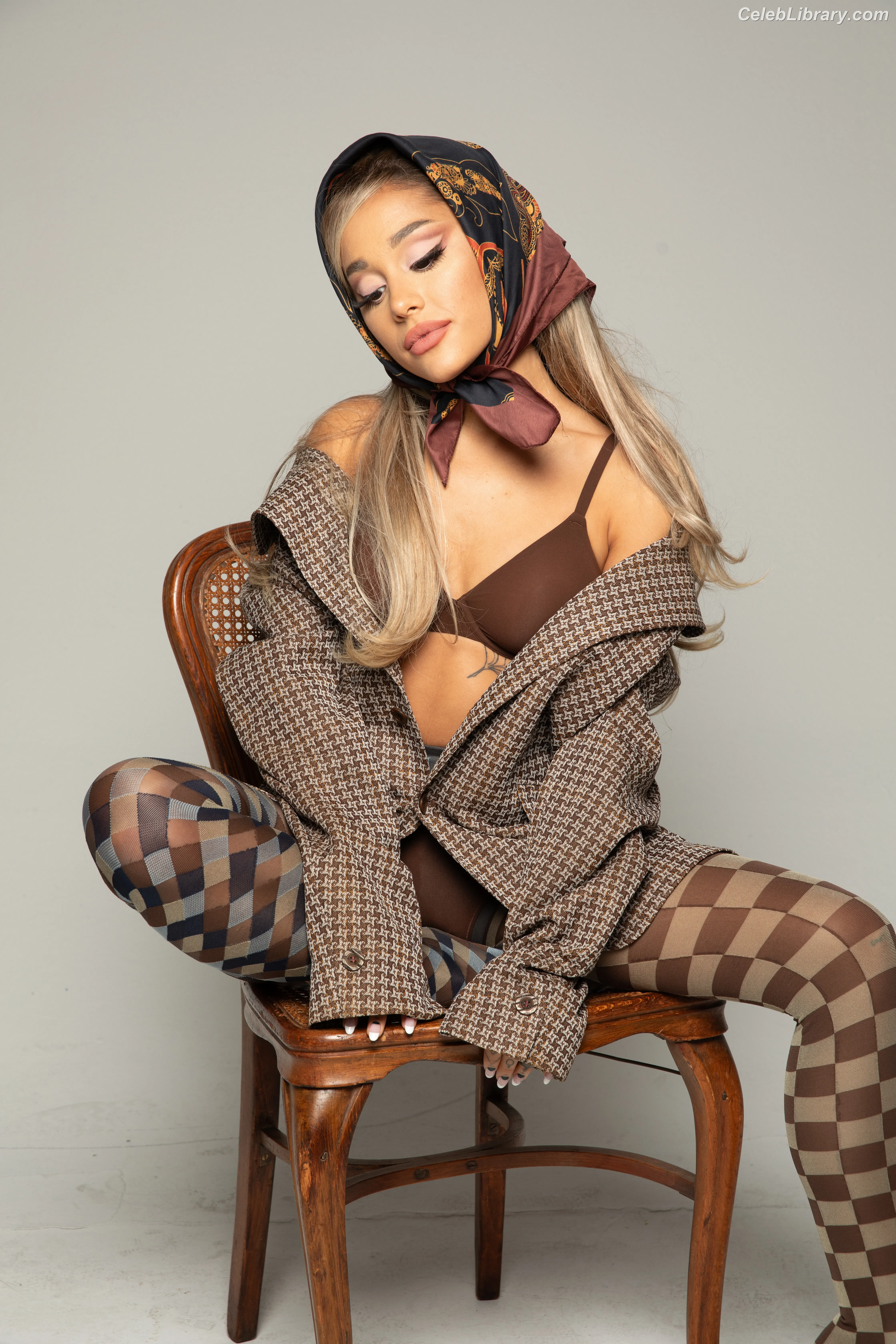 Ariana Grande photo 23 of 3117