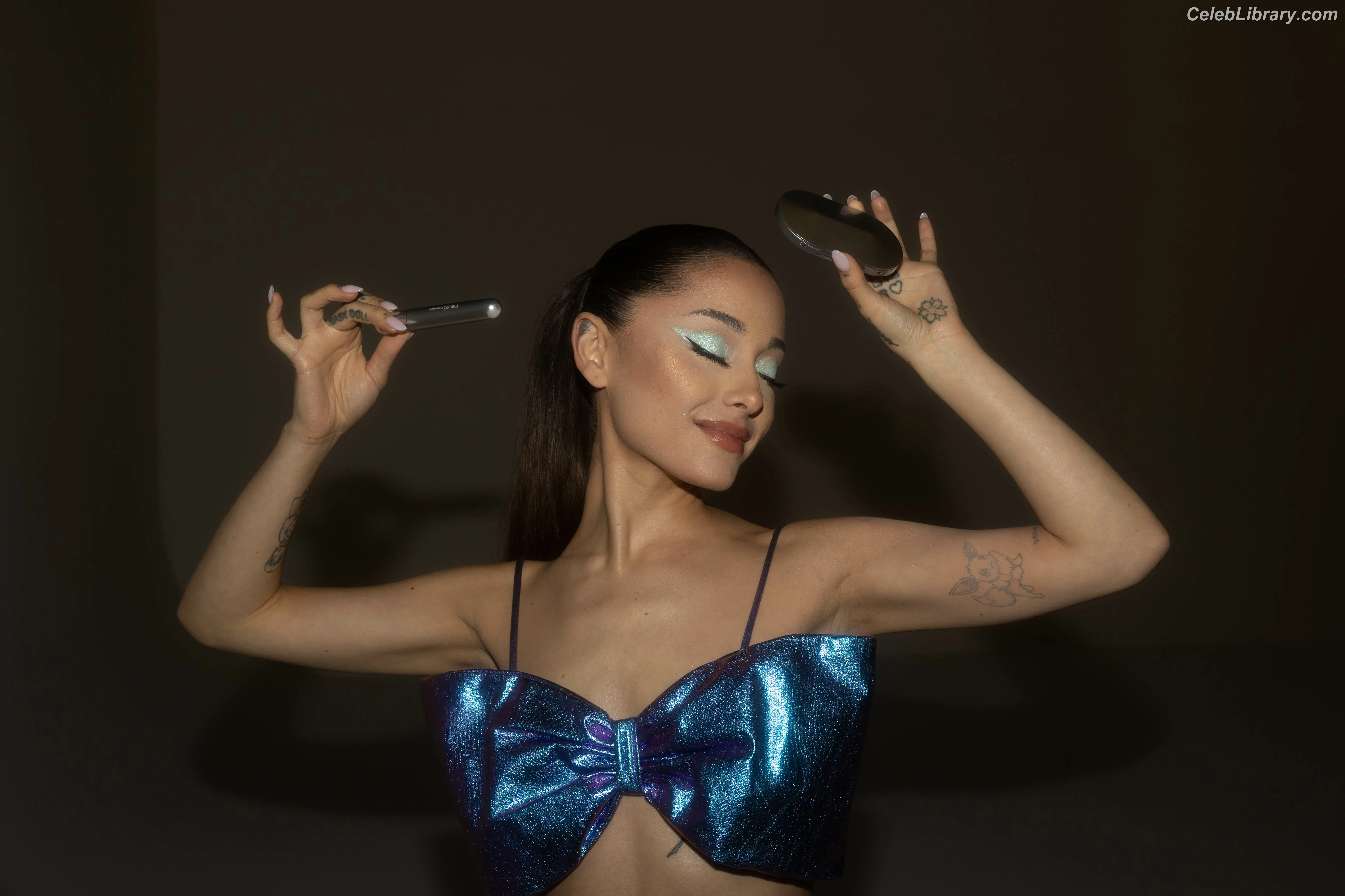 Ariana Grande photo 9 of 3117