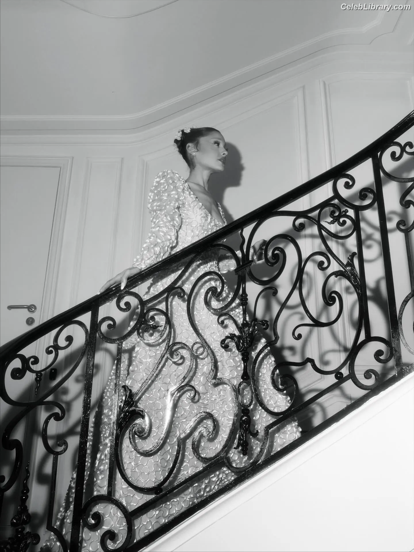 Ariana Grande photo 1 of 3117
