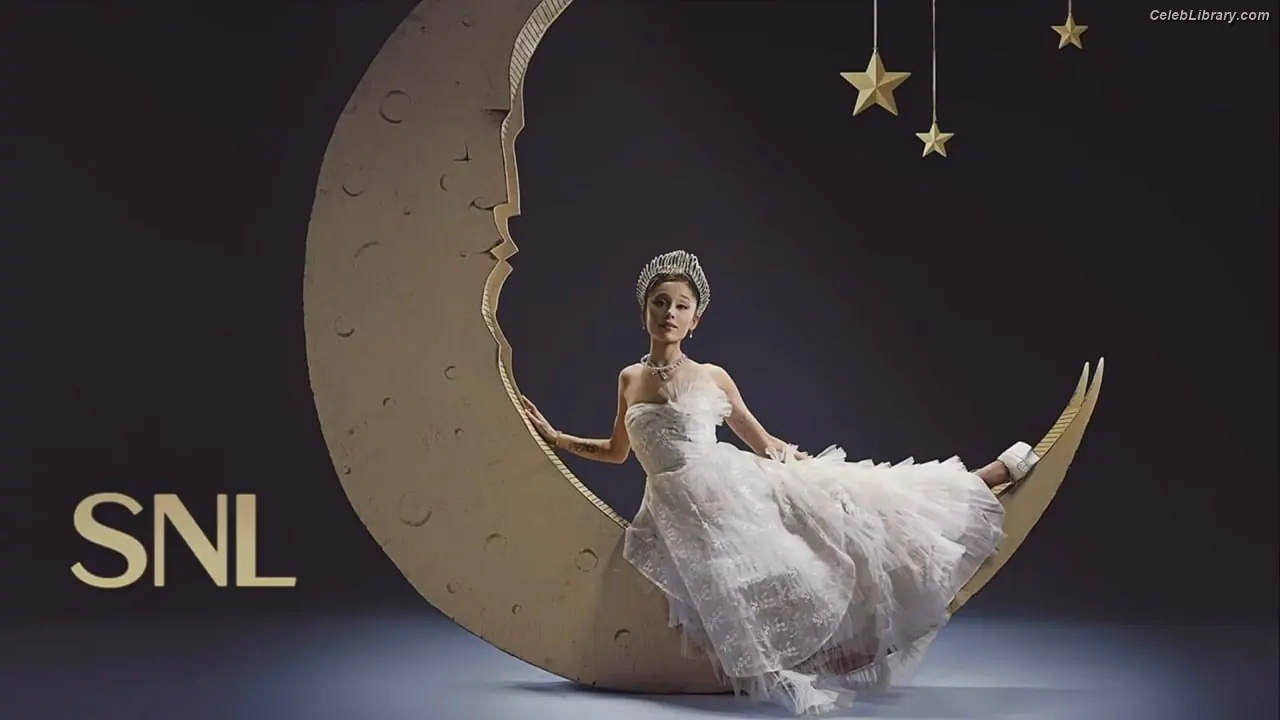Ariana Grande photo 15 of 3117