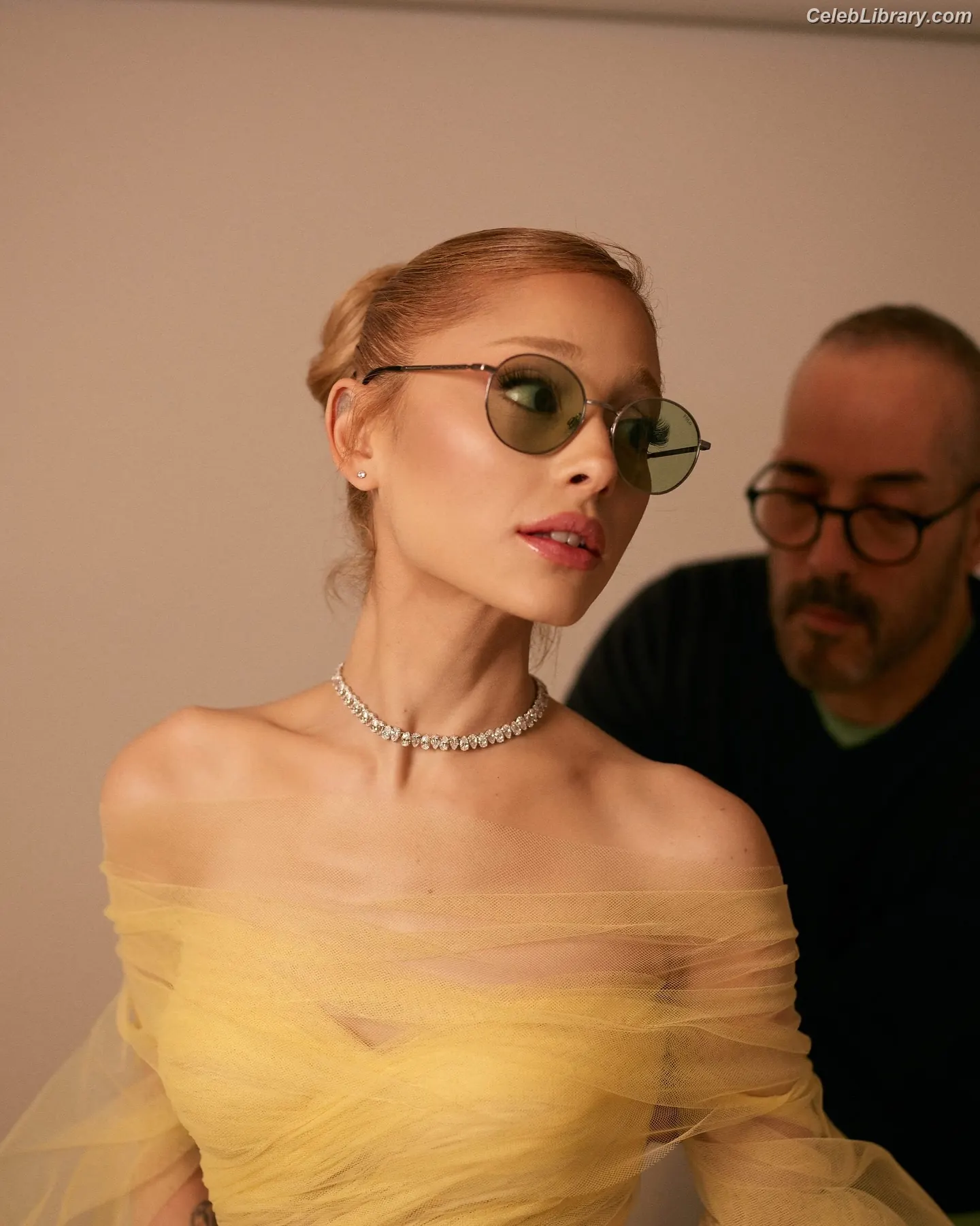 Ariana Grande photo 16 of 3117
