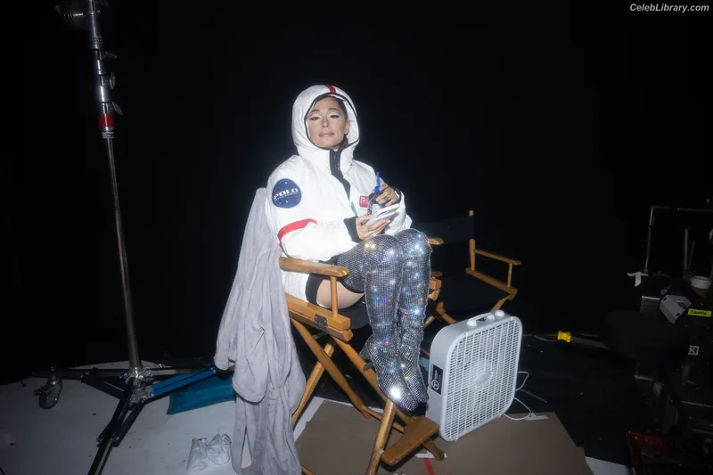 Ariana Grande photo 16 of 3118