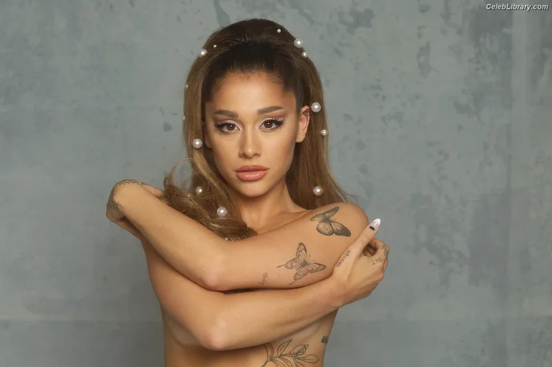 Ariana Grande photo 23 of 3118