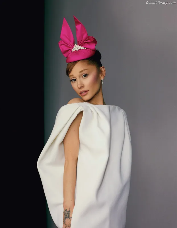 Ariana Grande photo 19 of 3118