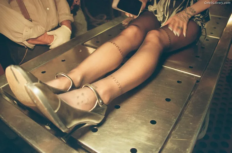 Ariana Grande photo 16 of 3118