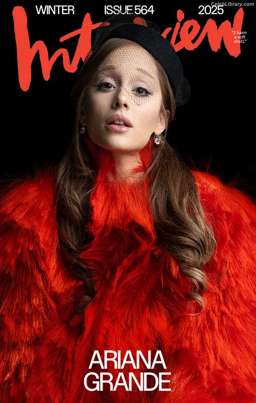Ariana Grande photo 1 of 3118