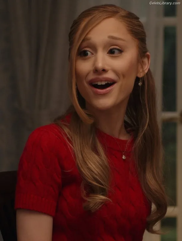 Ariana Grande photo 24 of 3118