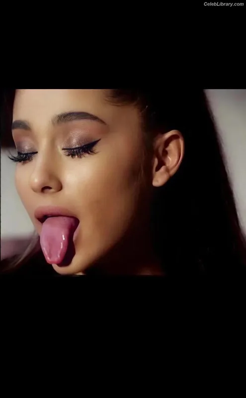 Ariana Grande photo 13 of 3118