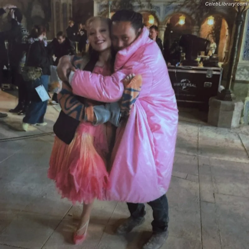 Ariana Grande photo 15 of 3118