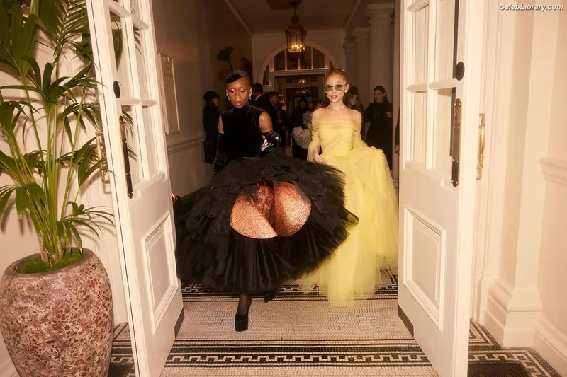 Ariana Grande photo 23 of 3118