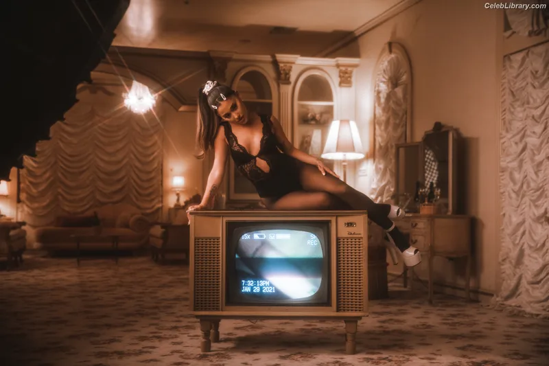 Ariana Grande photo 11 of 3118