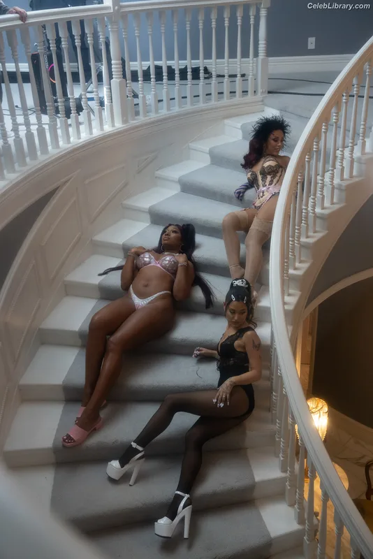 Ariana Grande photo 22 of 3118