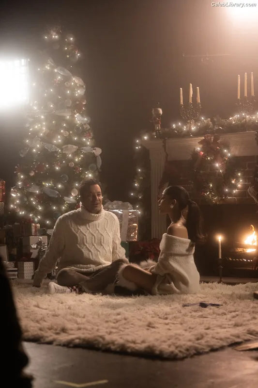 Ariana Grande photo 15 of 3118