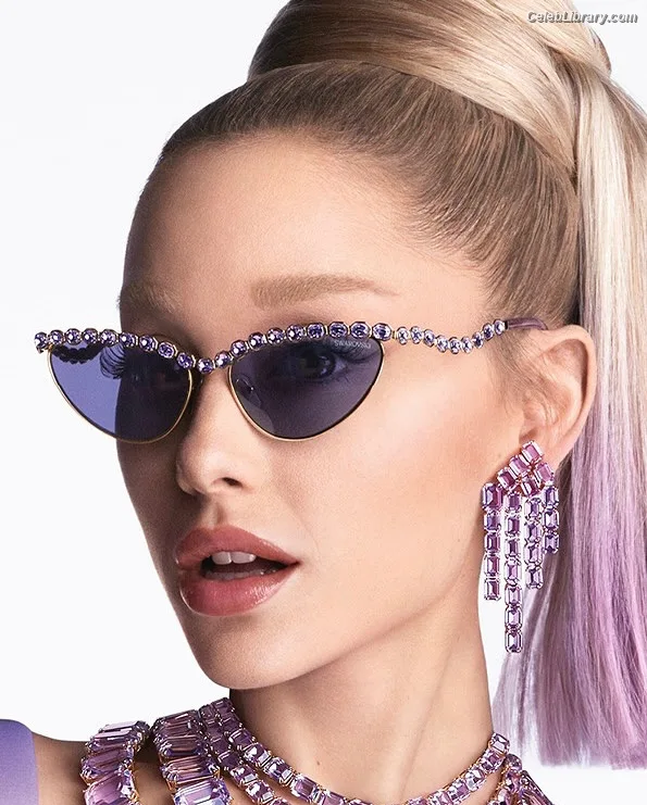 Ariana Grande photo 9 of 3118
