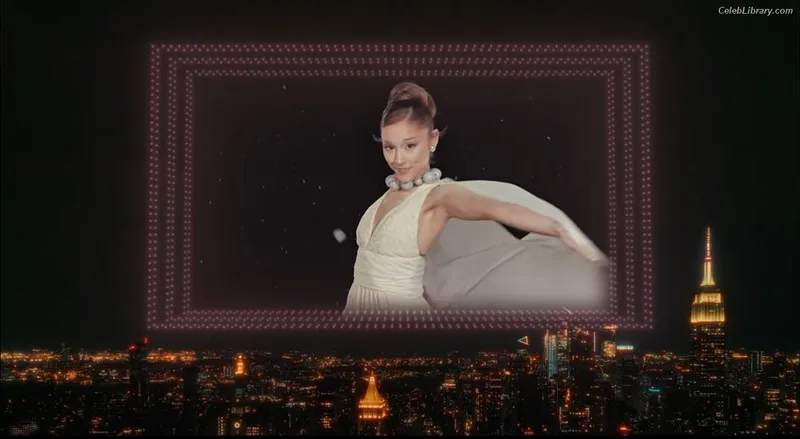 Ariana Grande photo 14 of 3118