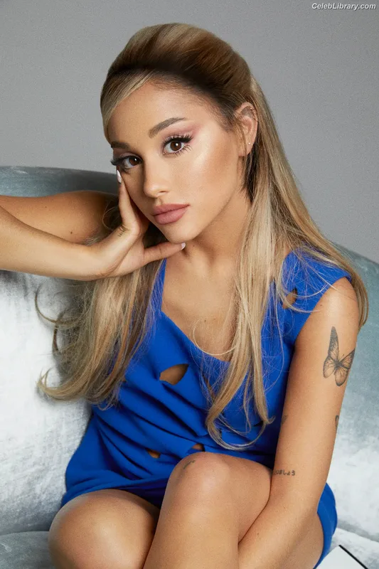 Ariana Grande photo 14 of 3118