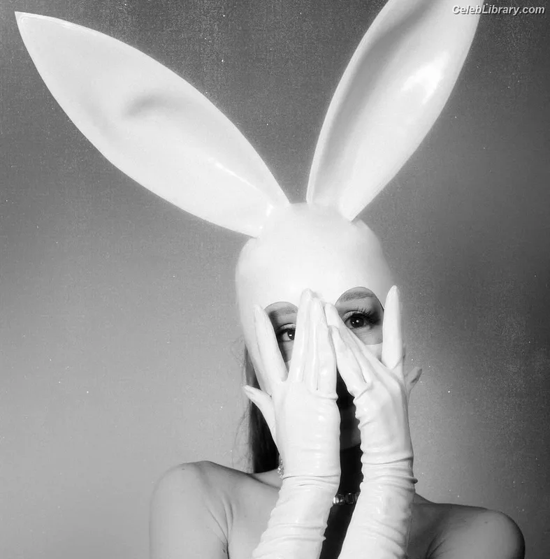Ariana Grande photo 22 of 3118