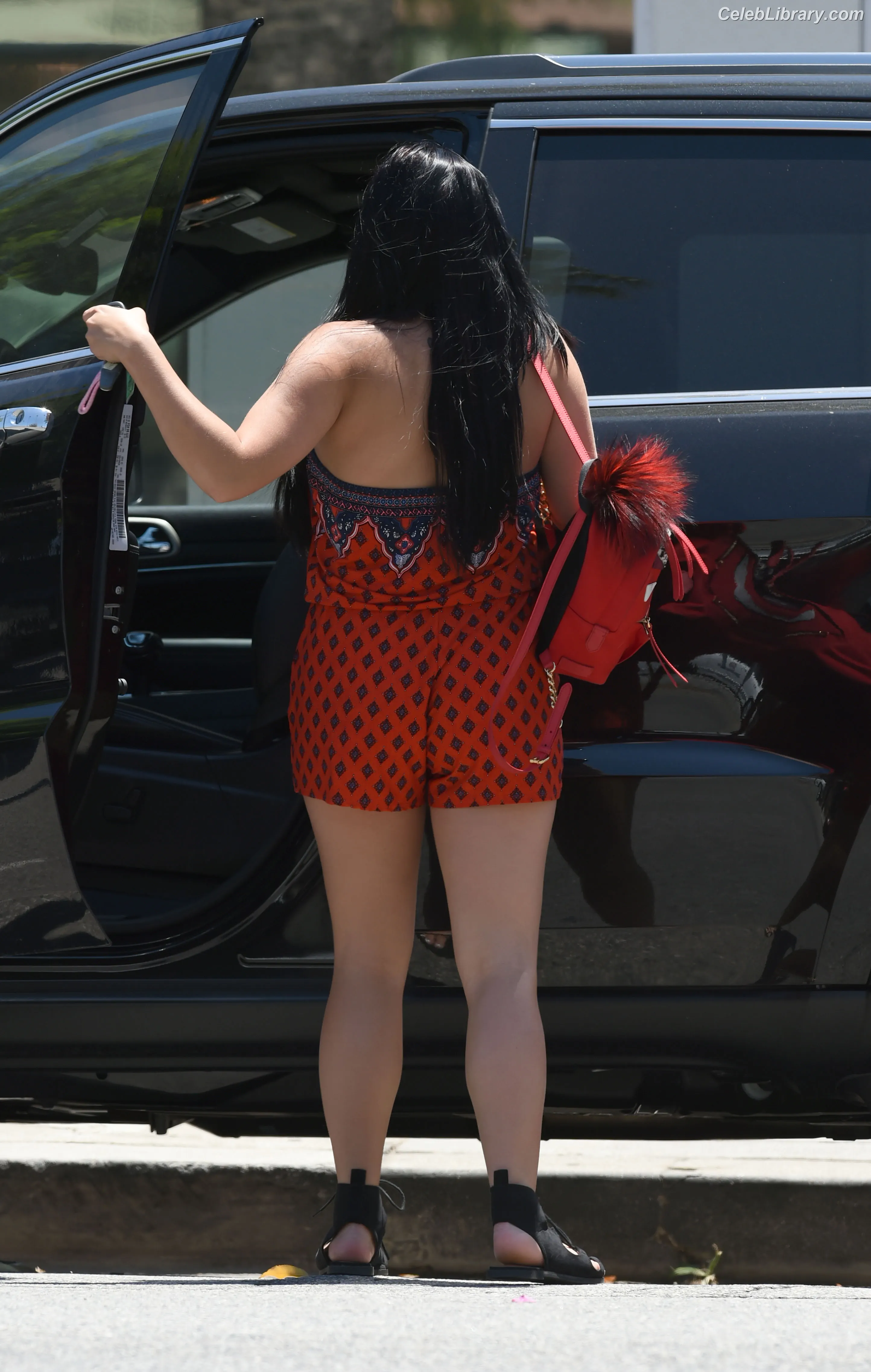 Ariel Winter photo 1 of 993