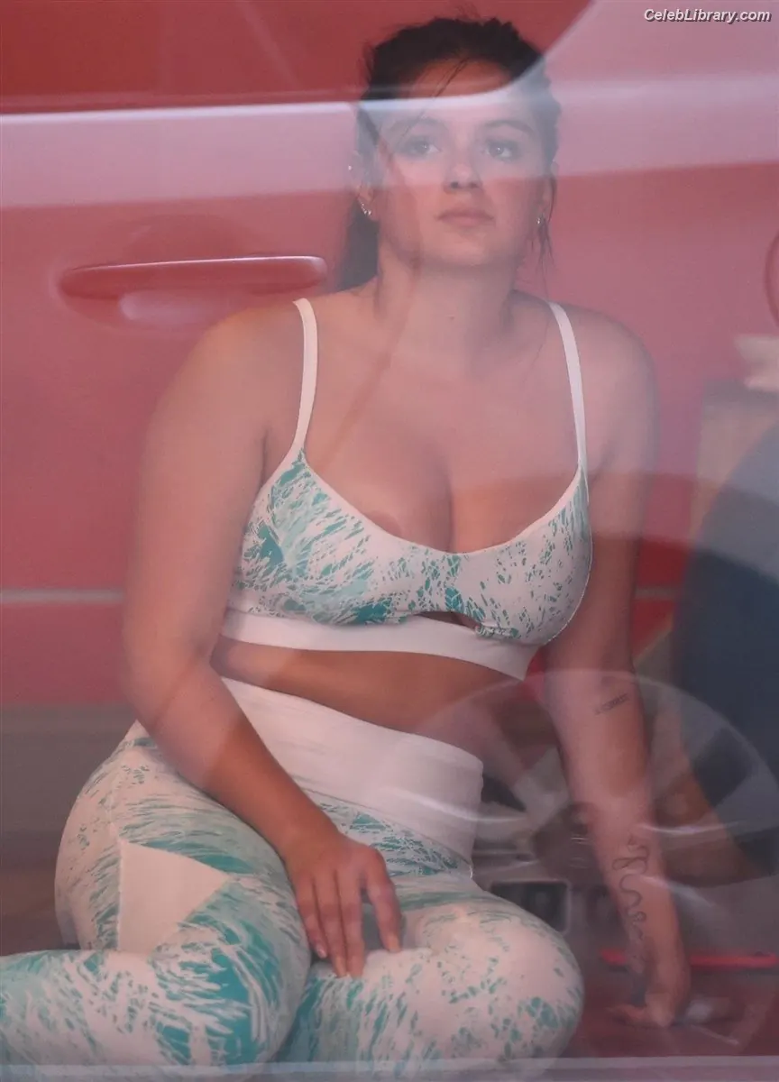 Ariel Winter photo 18 of 993