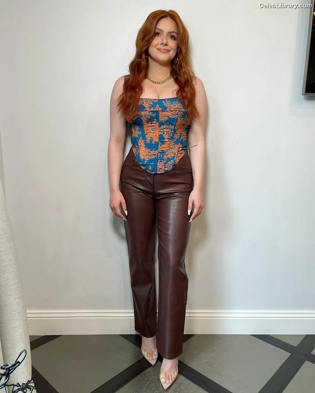 Ariel Winter photo 6 of 993