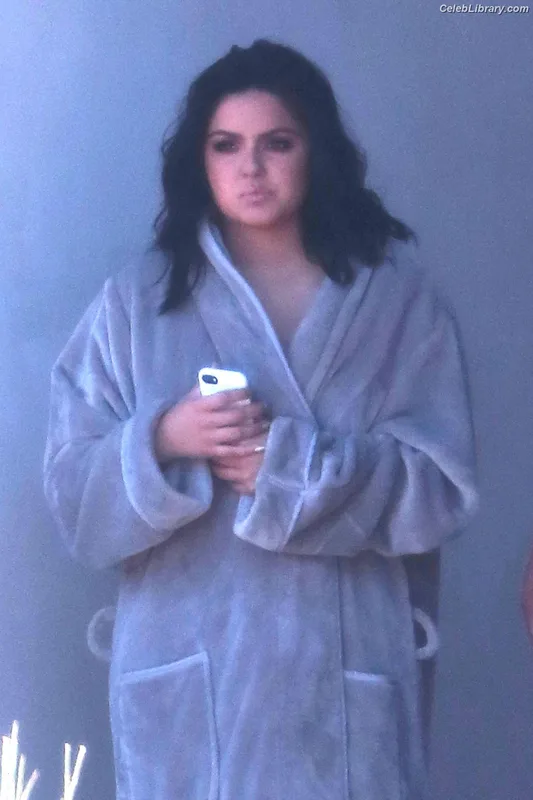 Ariel Winter photo 12 of 994