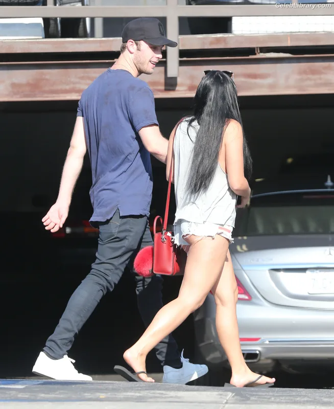 Ariel Winter photo 13 of 994