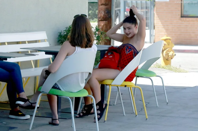 Ariel Winter photo 19 of 994